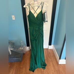 Hello gorgeous forest green dress